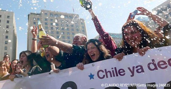 チリ：強かんや近親相かんによる妊娠の場合など、中絶の一部が合憲に